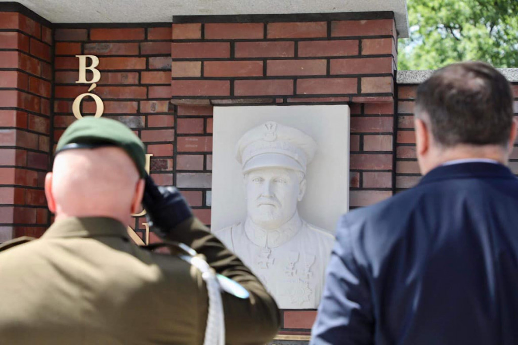 Lubliniec. Odsłonięcie popiersia generała
