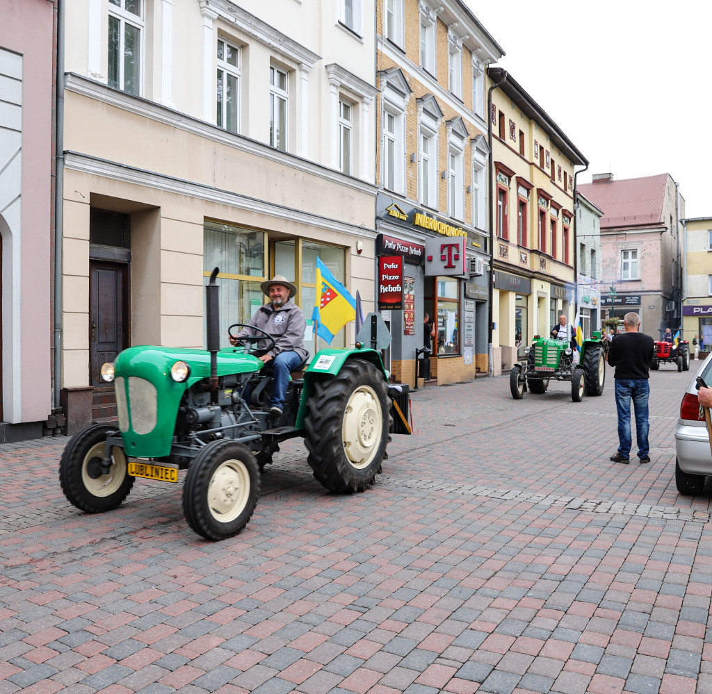 Traktorami z Lublińca nad morze. Prędkość 22 km/h