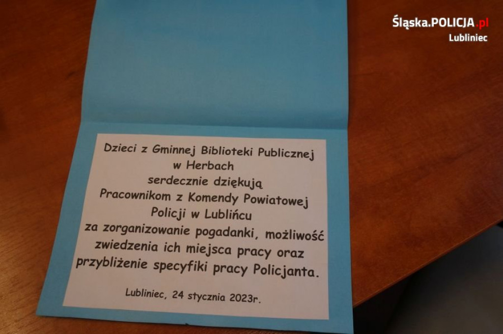 Lubliniec, Herby. Uczniowie w komendzie policji
