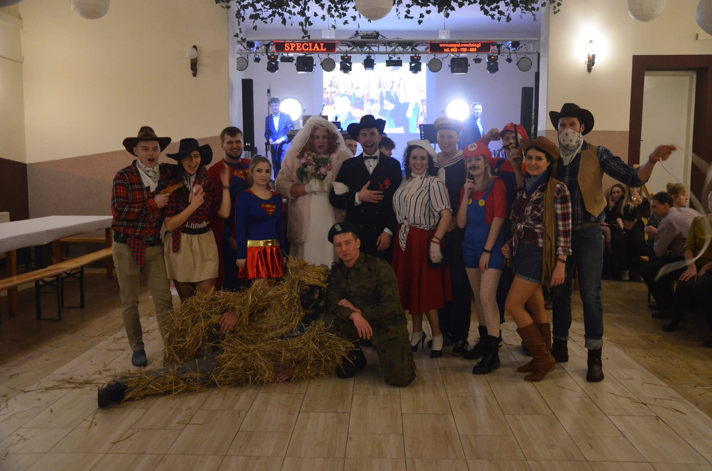 Babienica. Wodzenie bera i jajecznica ze 126 jajek