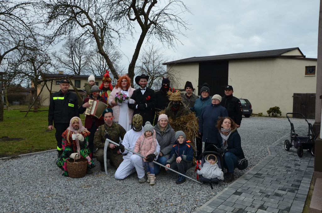 Babienica. Wodzenie bera i jajecznica ze 126 jajek