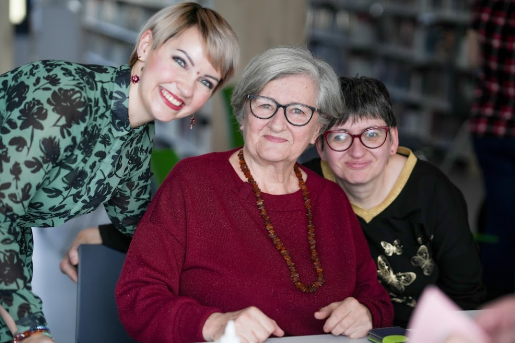 Lubliniec. Seniorzy robili sałatki i kartki