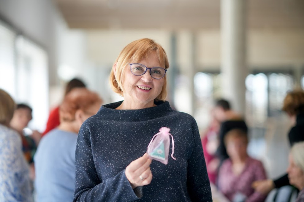 Lubliniec. Seniorzy robili sałatki i kartki