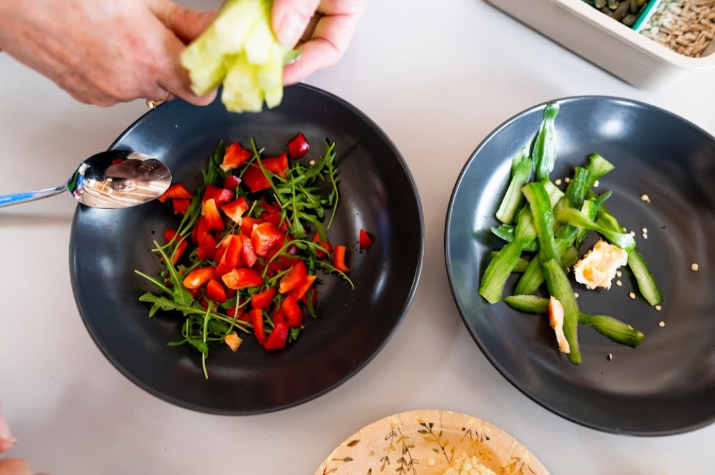 Lubliniec. Seniorzy robili sałatki i kartki