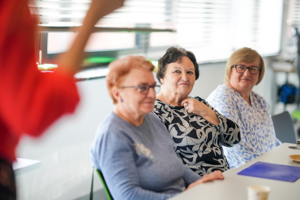 Lubliniec. Seniorzy robili sałatki i kartki