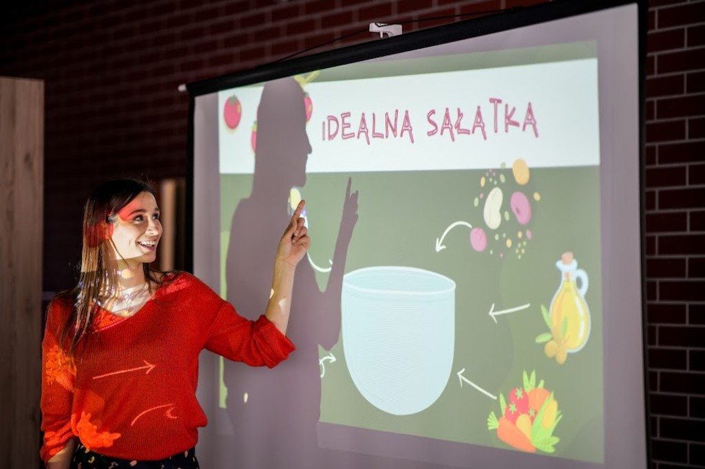 Lubliniec. Seniorzy robili sałatki i kartki