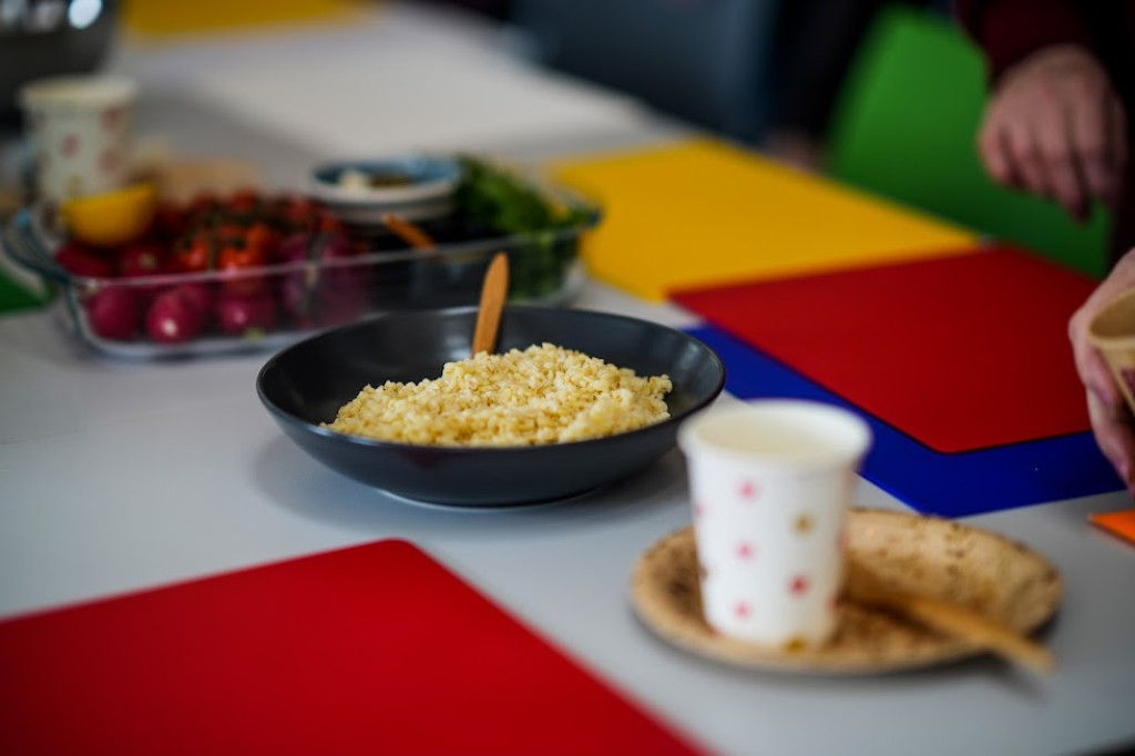 Lubliniec. Seniorzy robili sałatki i kartki