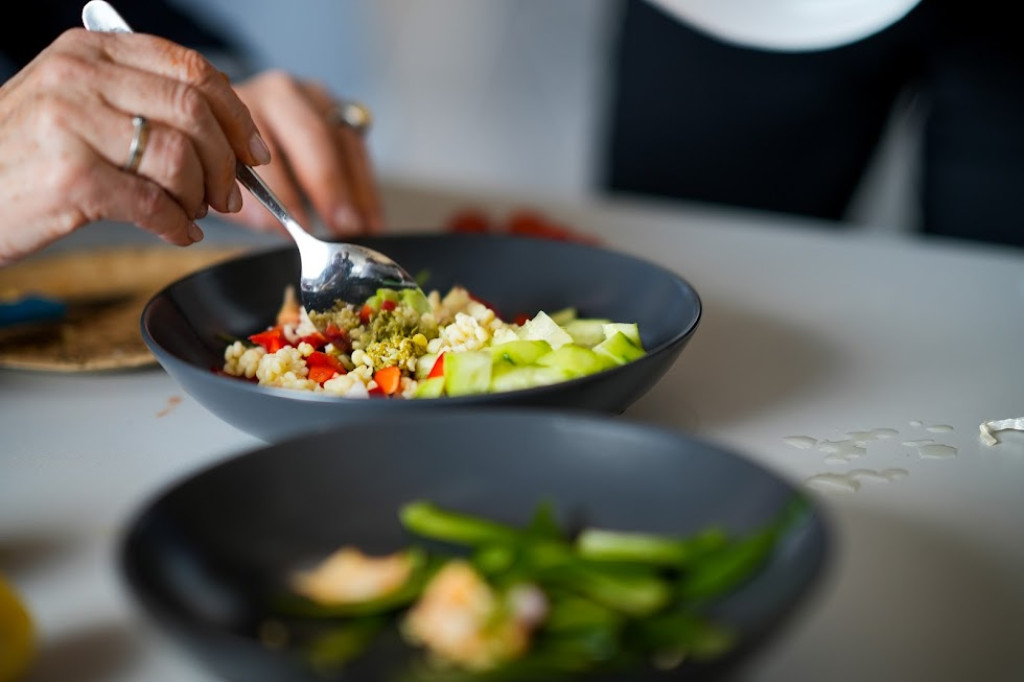 Lubliniec. Seniorzy robili sałatki i kartki