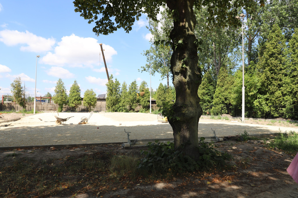 Lubliniec. Budują centrum rekreacyjne i wodny plac zabaw