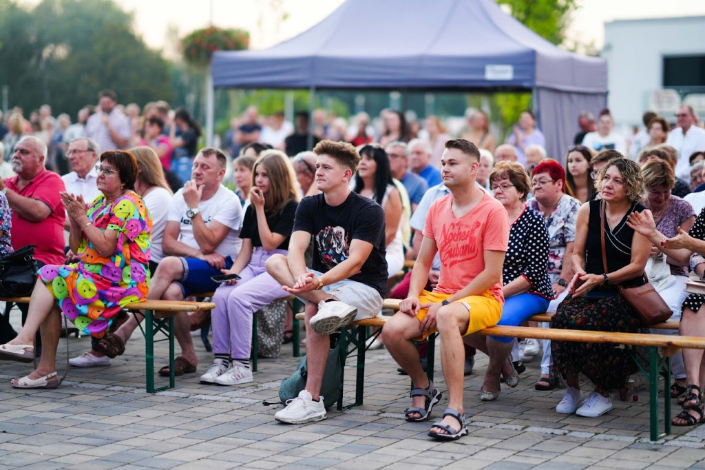 Lubliniec. Celine Dion i Sztywny Pal Azji [FOTO]