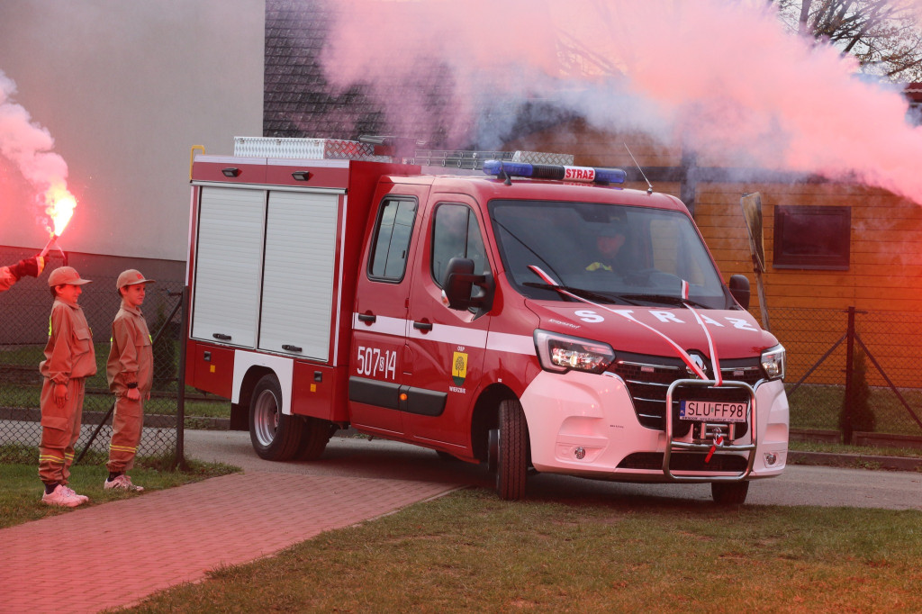 Strażacy mają nowy wóz. Uroczyste przekazanie