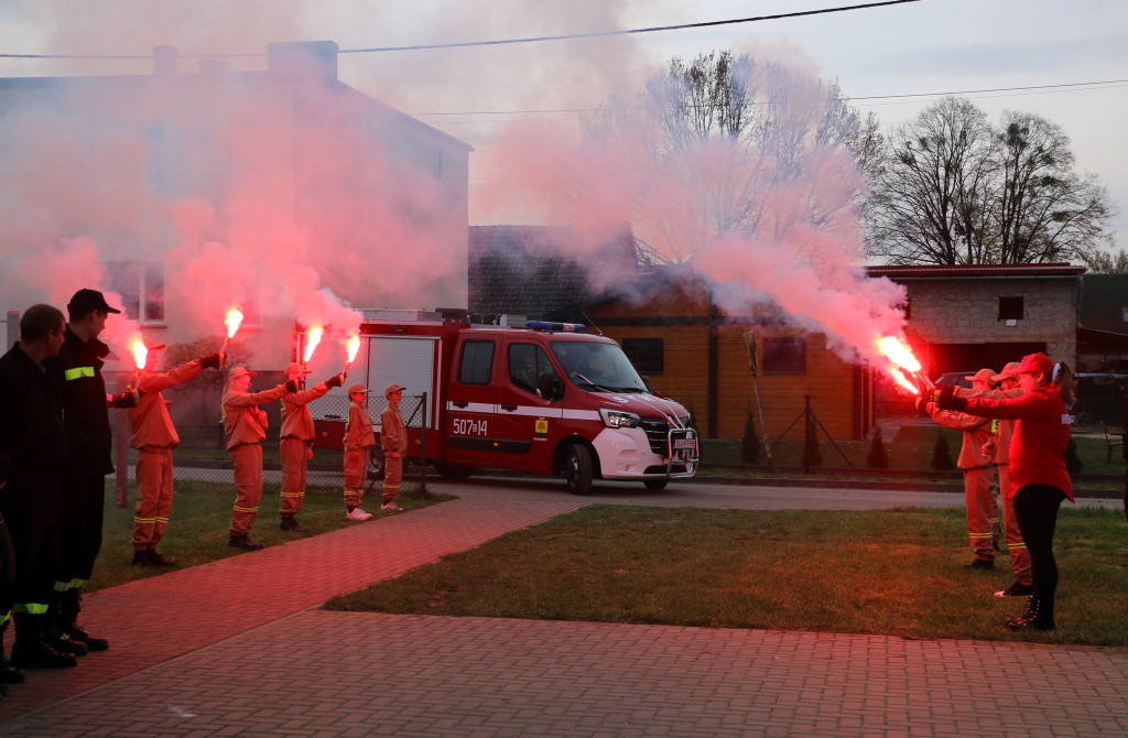 Strażacy mają nowy wóz. Uroczyste przekazanie