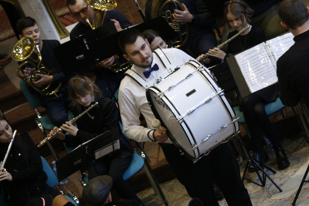 Koncert kolęd parafialnej orkiestry i scholi [FOTO]