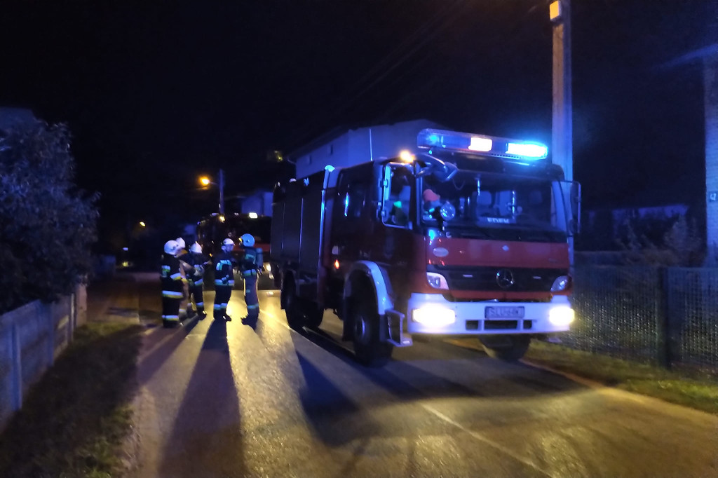 Rusinowice. Nocny pożar budynku gospodarczego [FOTO]