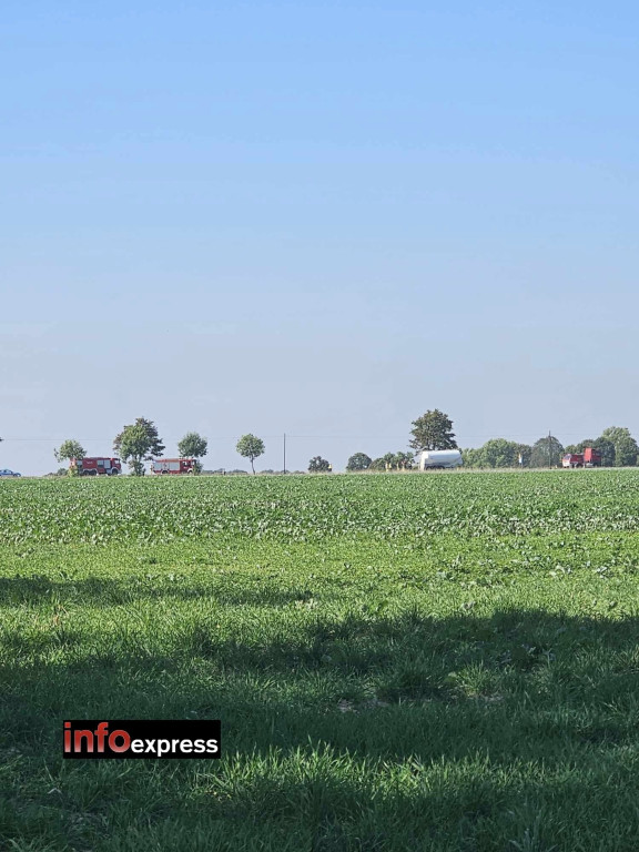 Pożar opon w naczepie ciągnika