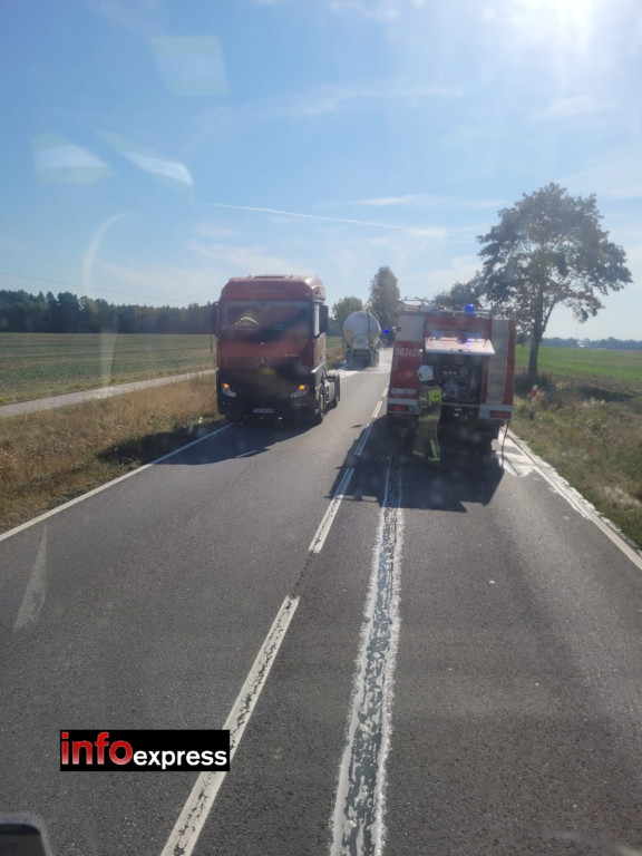 Pożar opon w naczepie ciągnika