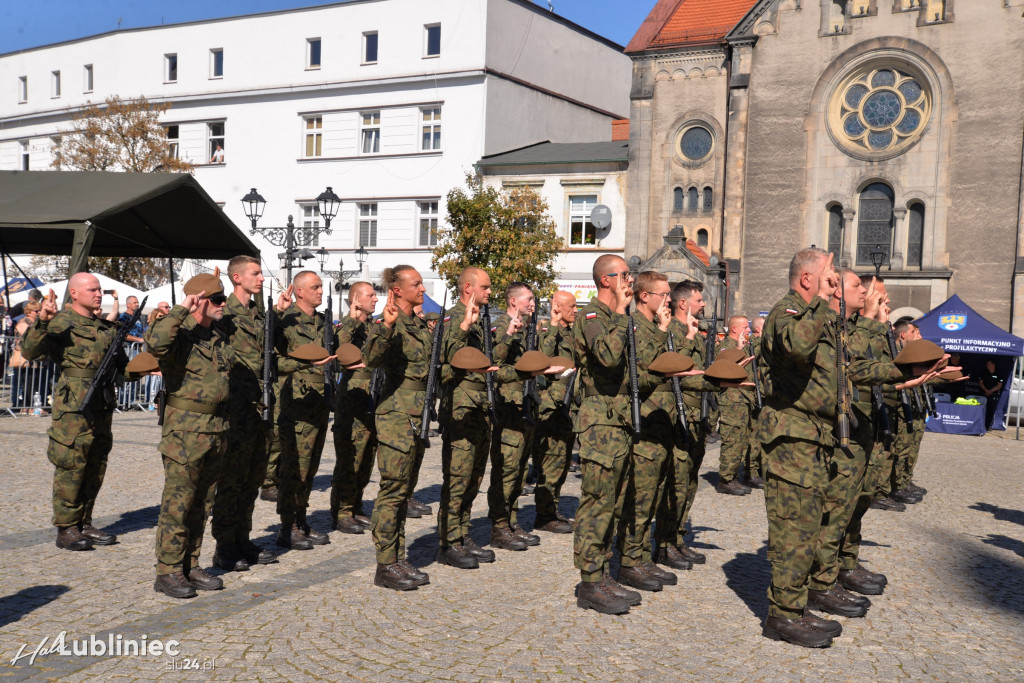 Przysięga wojskowa na rynku [FOTO]