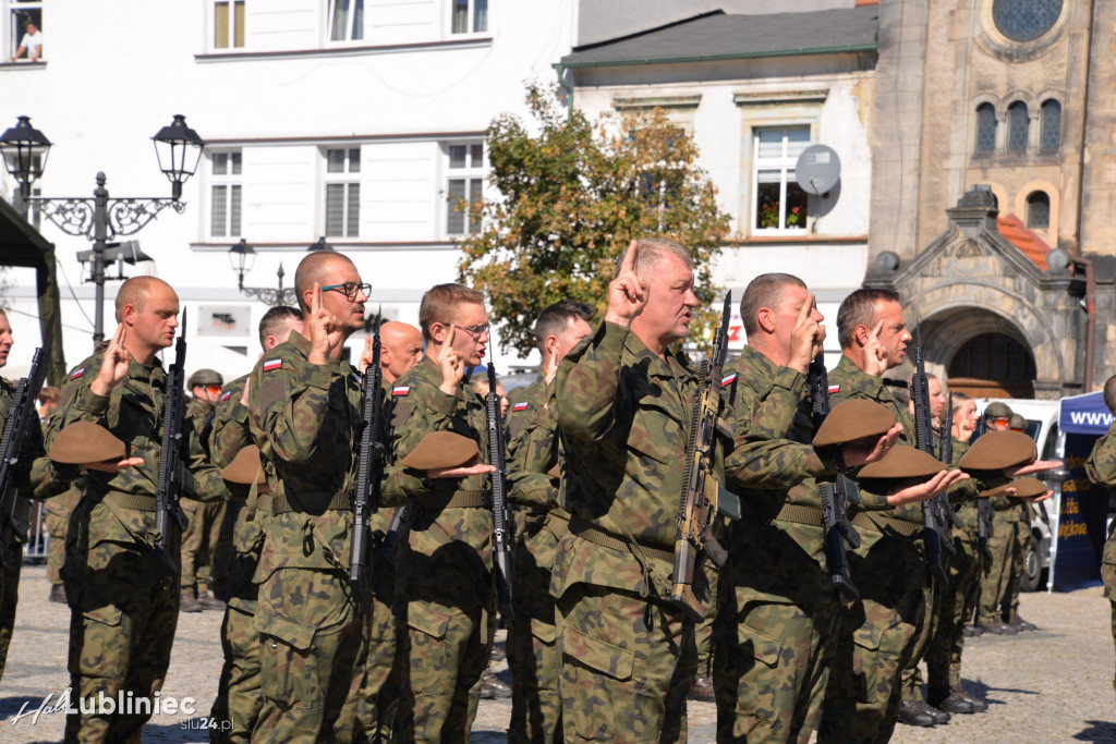 Przysięga wojskowa na rynku [FOTO]