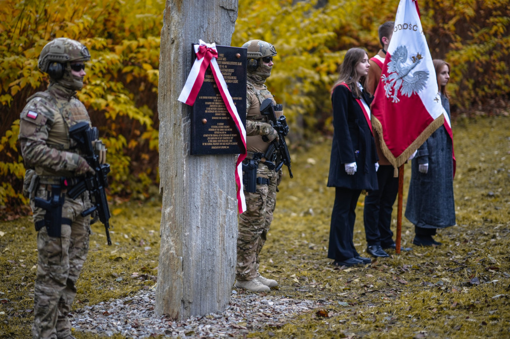 Tablicą upamiętnili dzieci zabite przez nazistów