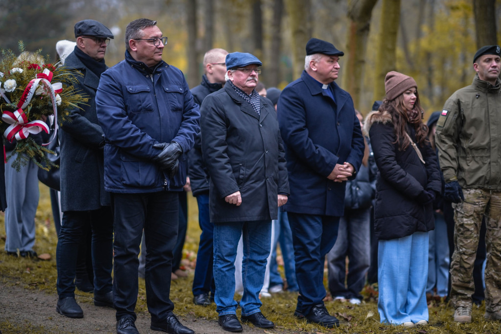 Tablicą upamiętnili dzieci zabite przez nazistów