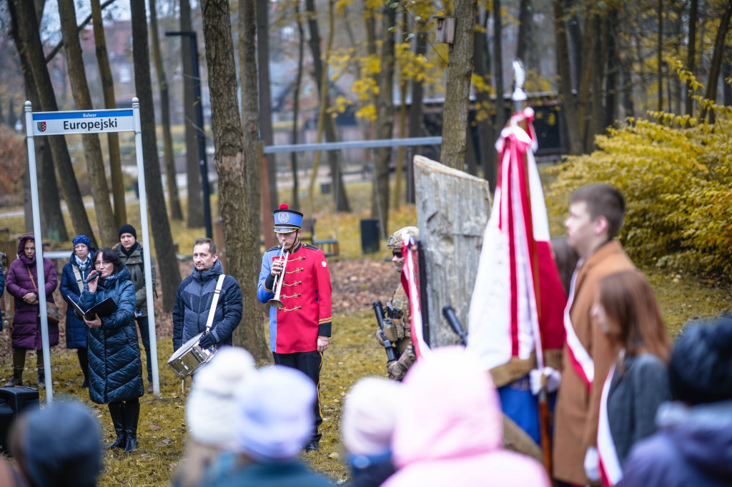 Tablicą upamiętnili dzieci zabite przez nazistów