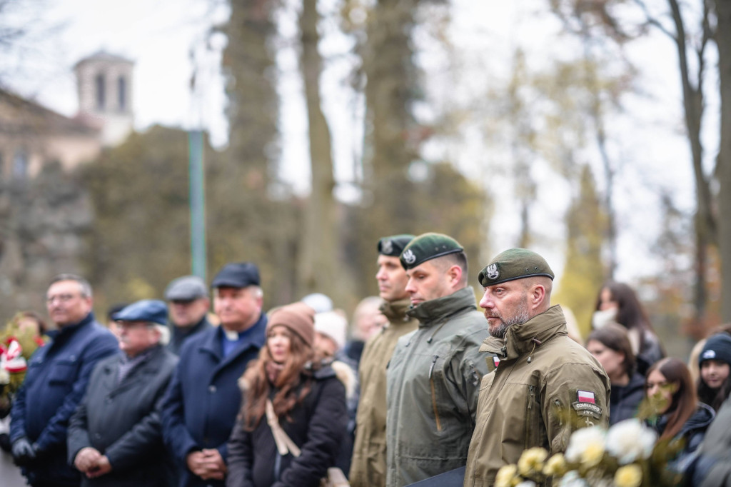 Tablicą upamiętnili dzieci zabite przez nazistów