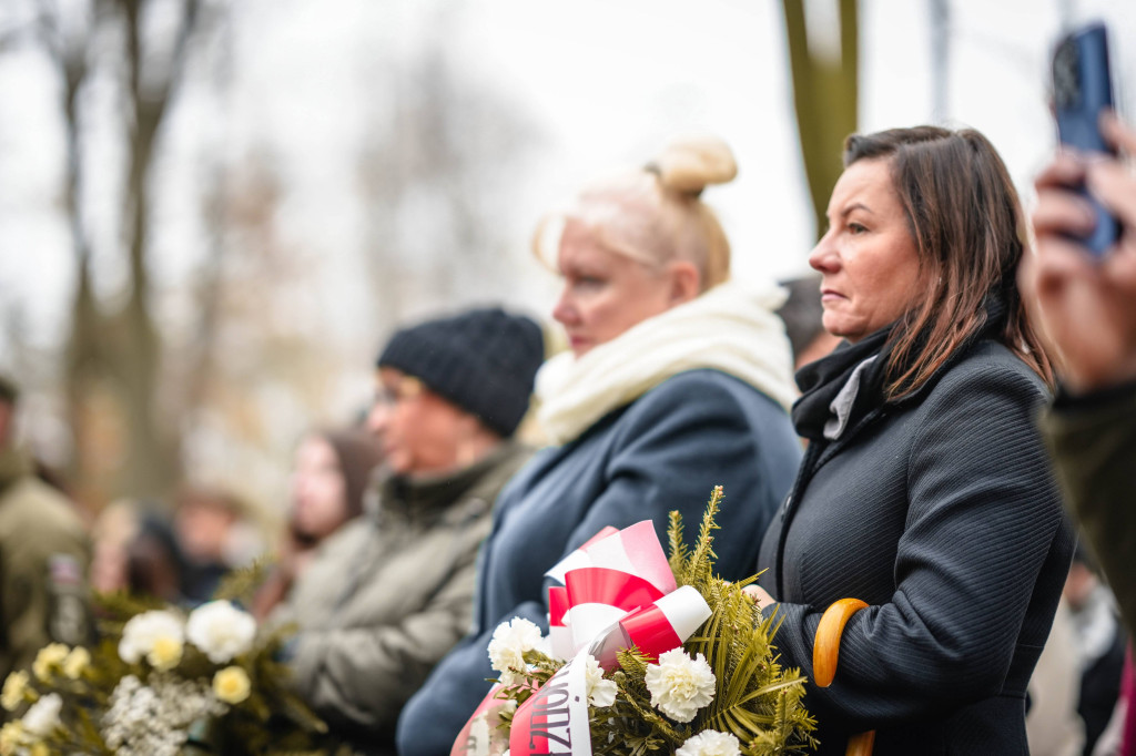 Tablicą upamiętnili dzieci zabite przez nazistów