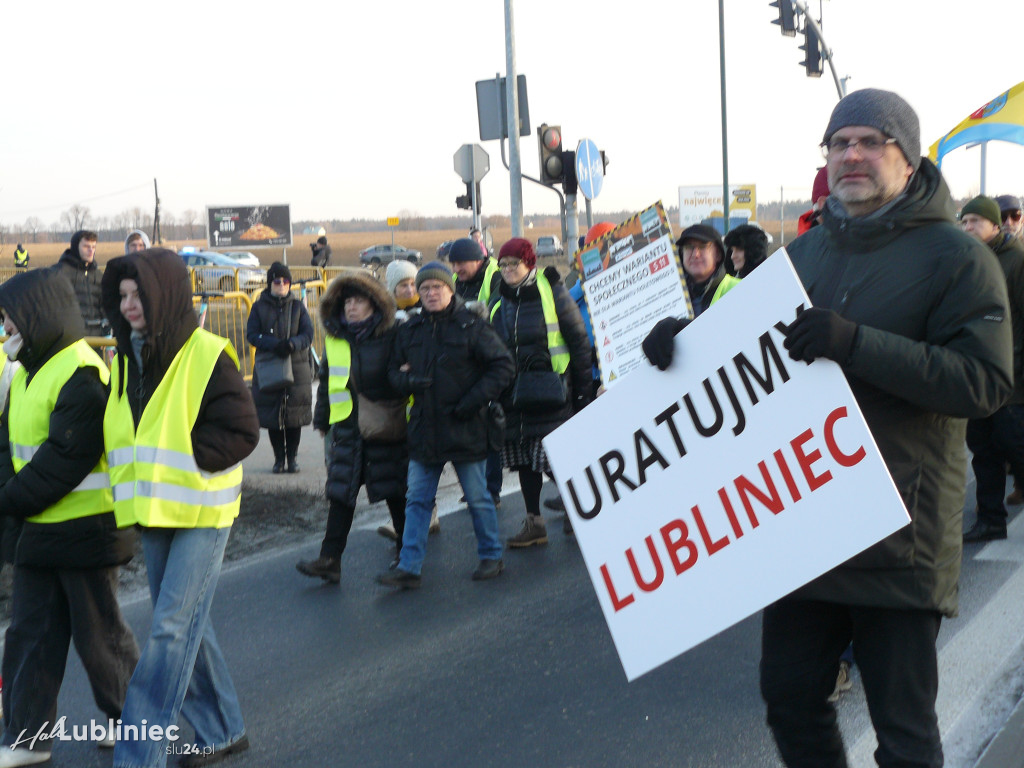 Lubliniec. Protest w sprawie S11 na DK 11