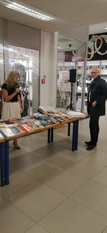 Lubliniec. Literatura w centrum handlowym