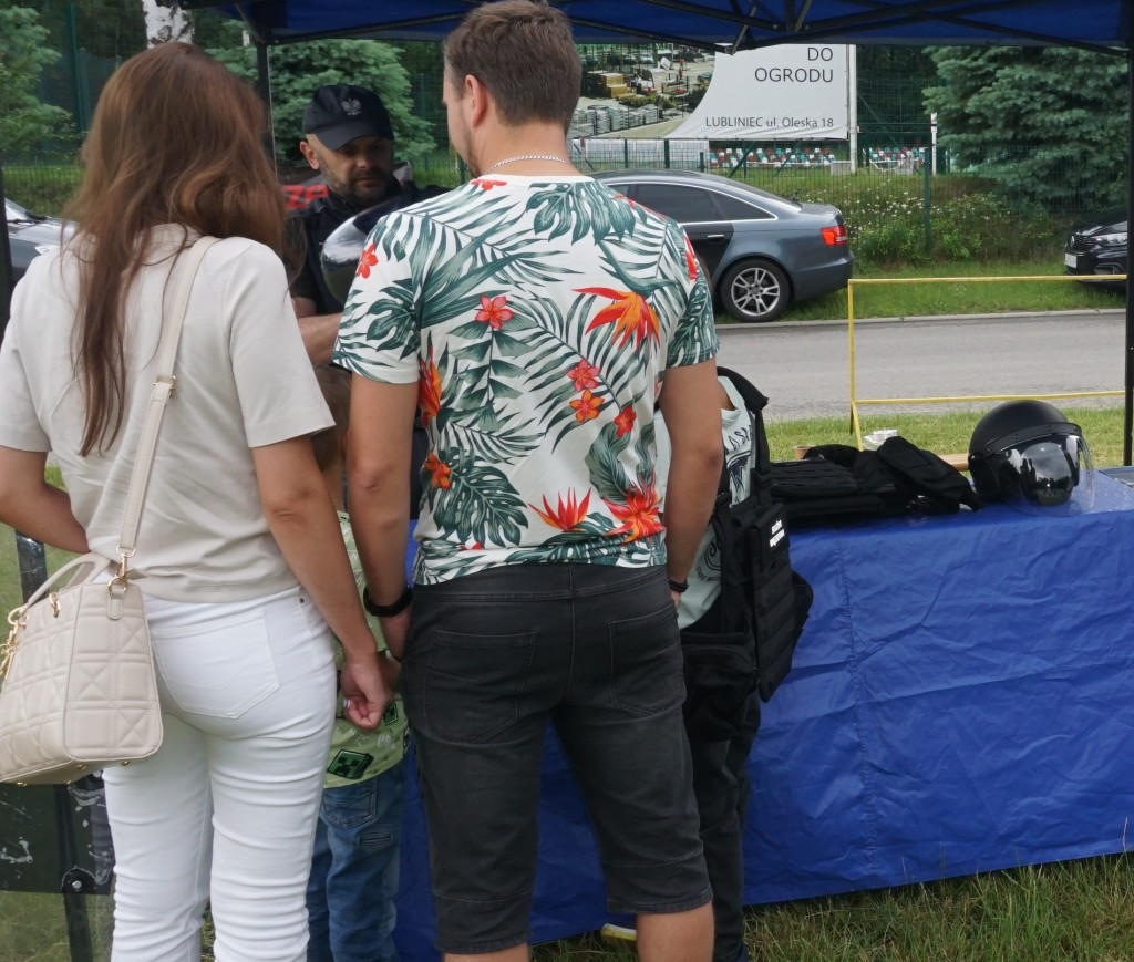 Koszęcin. Piknik dla dzieci z mundurowymi
