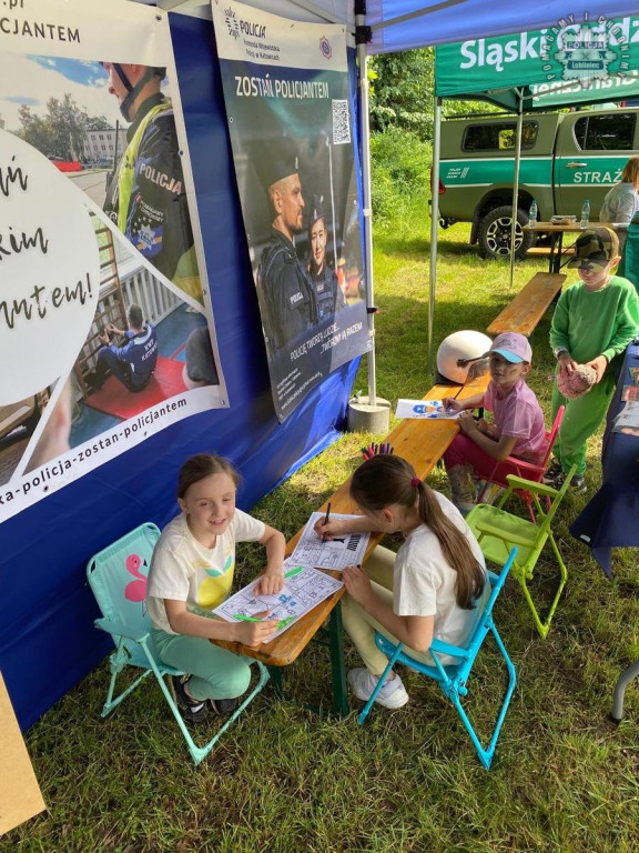 Koszęcin. Piknik dla dzieci z mundurowymi