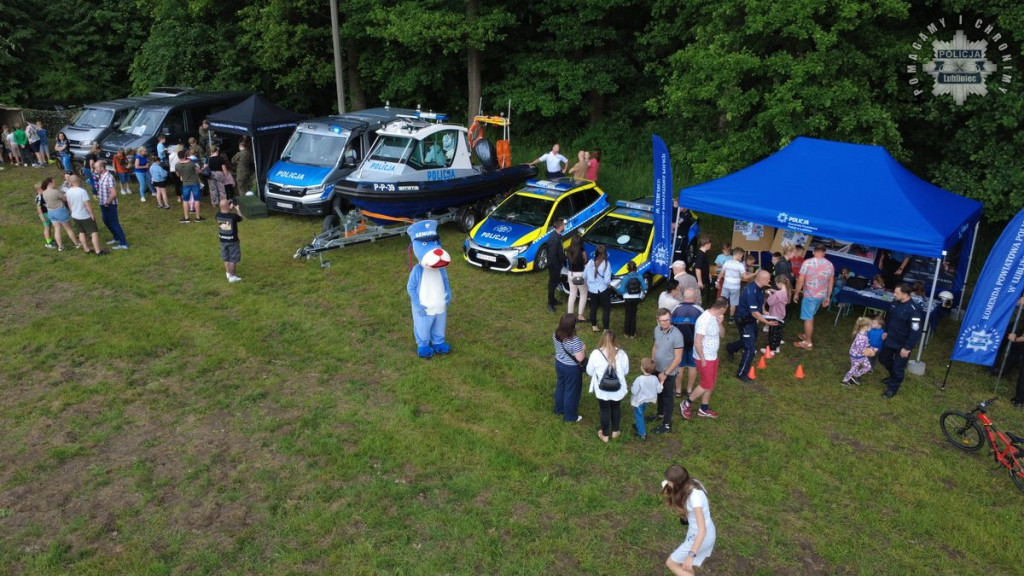 Koszęcin. Piknik dla dzieci z mundurowymi