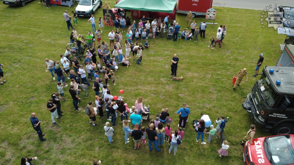 Koszęcin. Piknik dla dzieci z mundurowymi
