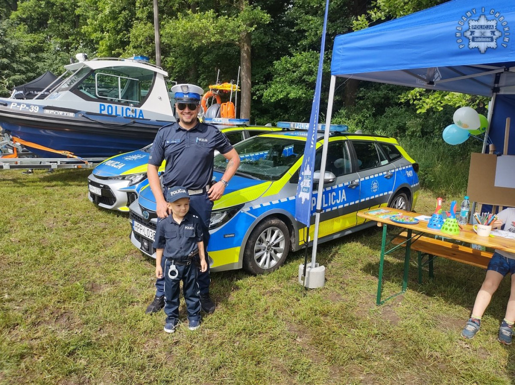 Koszęcin. Piknik dla dzieci z mundurowymi