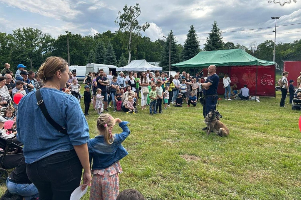 Koszęcin. Piknik dla dzieci z mundurowymi