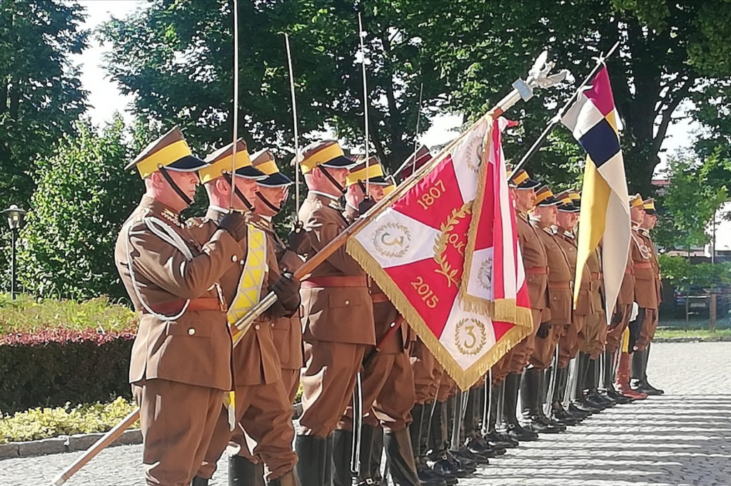 Koszęcin. Święto pułkowe i polonez