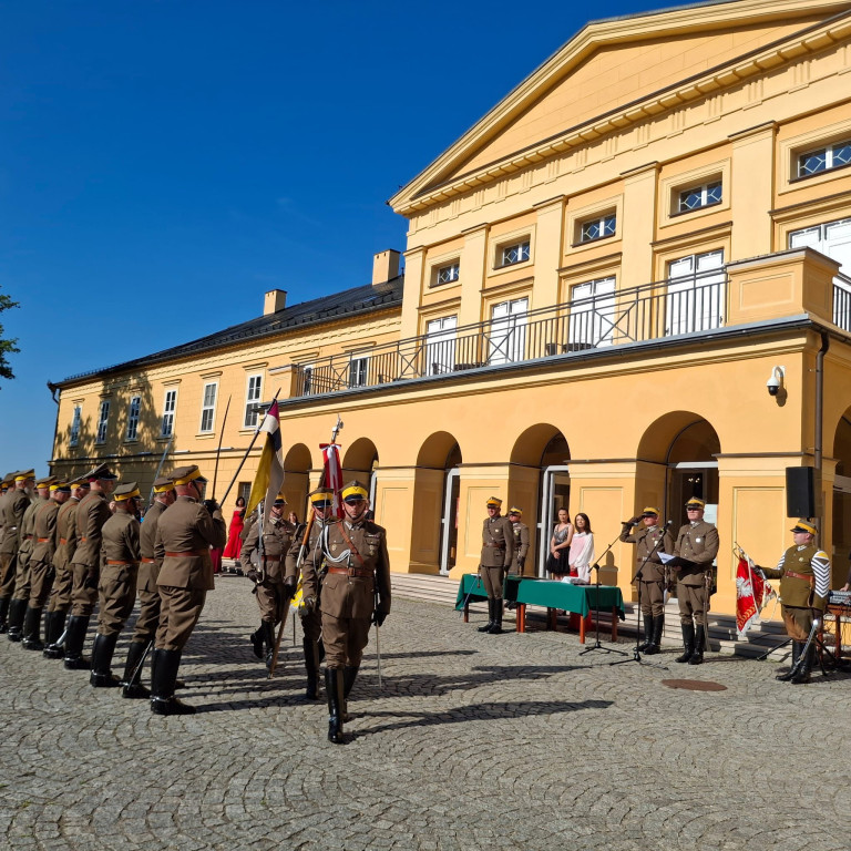 Koszęcin. Święto pułkowe i polonez