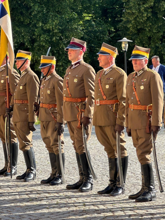 Koszęcin. Święto pułkowe i polonez