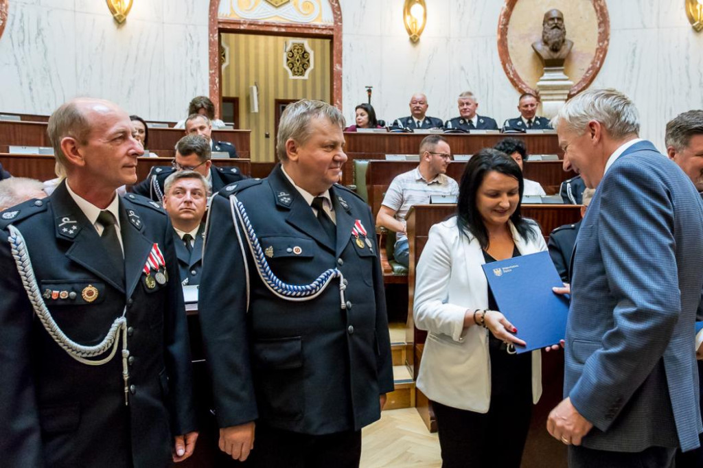Powiat lubliniecki. Pieniądze na wozy dla druhów