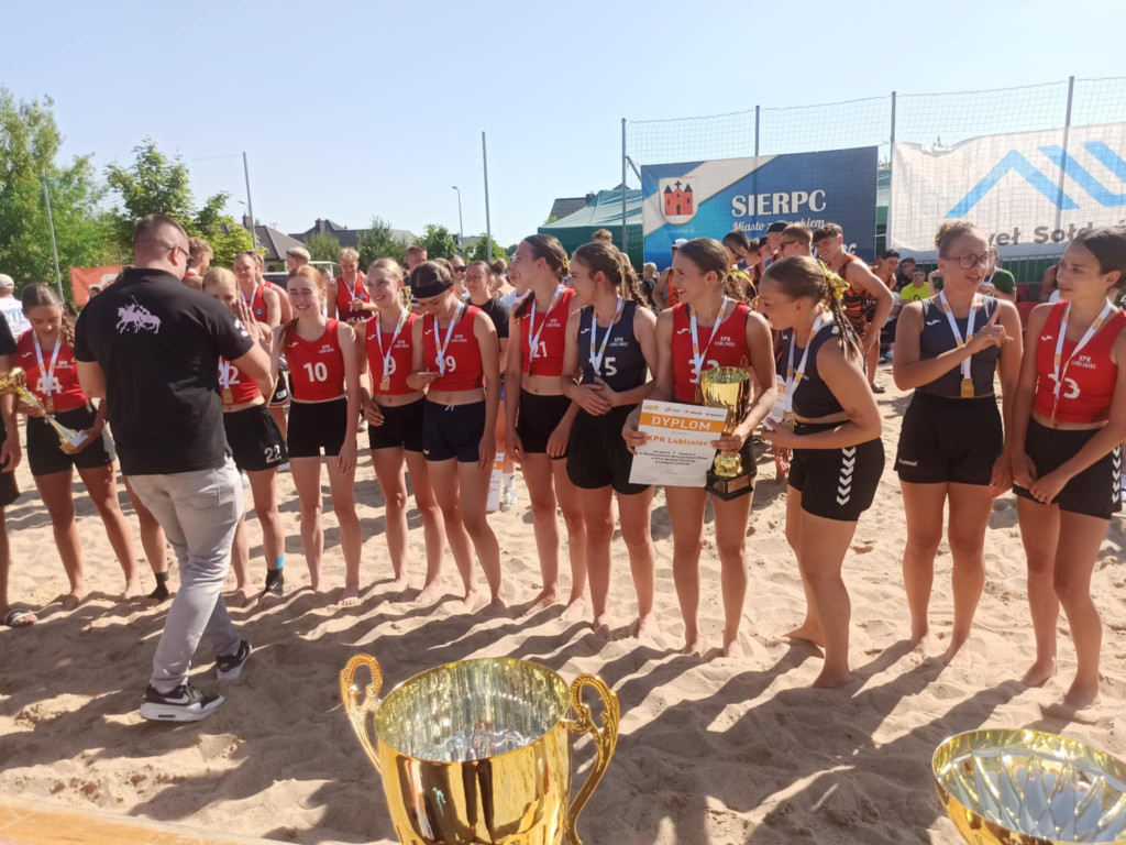 Lubliniec. Silna ekipa piłki ręcznej plażowej
