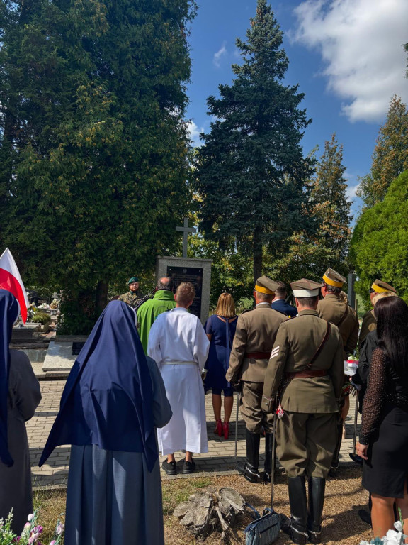 Woźniki. Ułani i wojenna rocznica