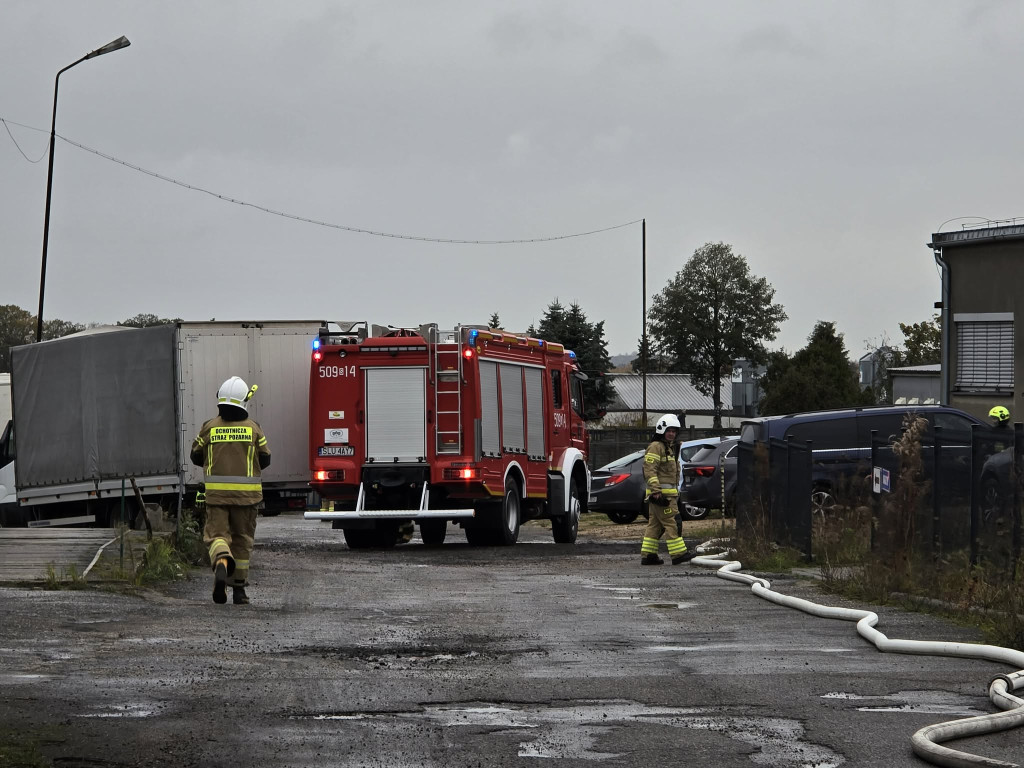 Pożar w Sadowie. Kilkadziesiąt zastępów strażackich