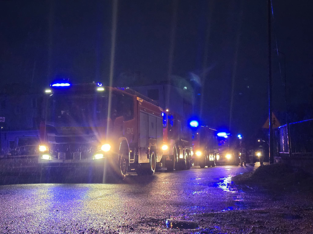 Pożar w Sadowie. Kilkadziesiąt zastępów strażackich