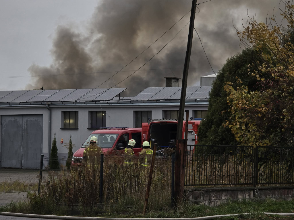 Pożar w Sadowie. Kilkadziesiąt zastępów strażackich