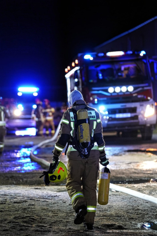 Pożar w Sadowie. Kilkadziesiąt zastępów strażackich