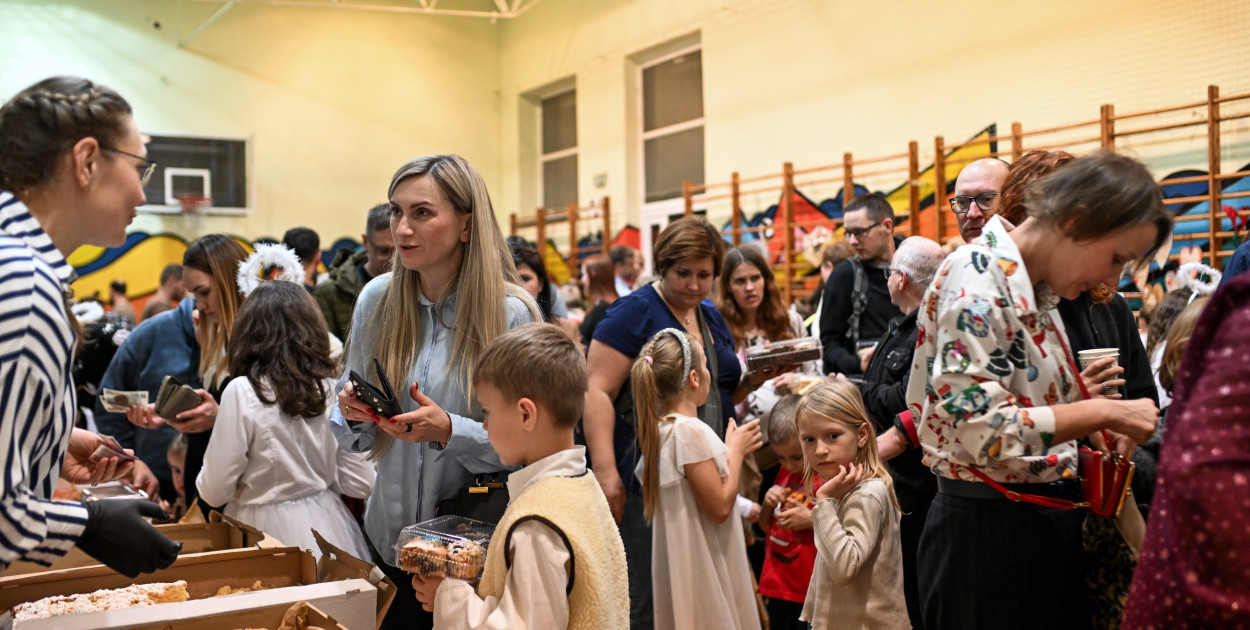 Kiermasz dla Lenki i jasełka w Czwórce