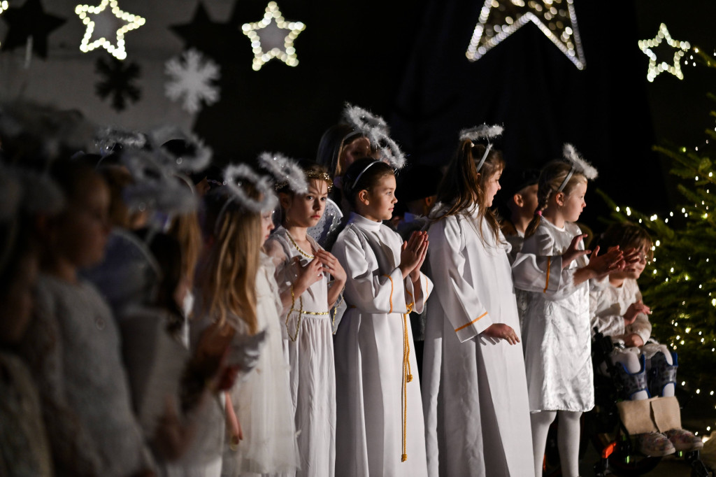 Kiermasz dla Lenki i jasełka w Czwórce