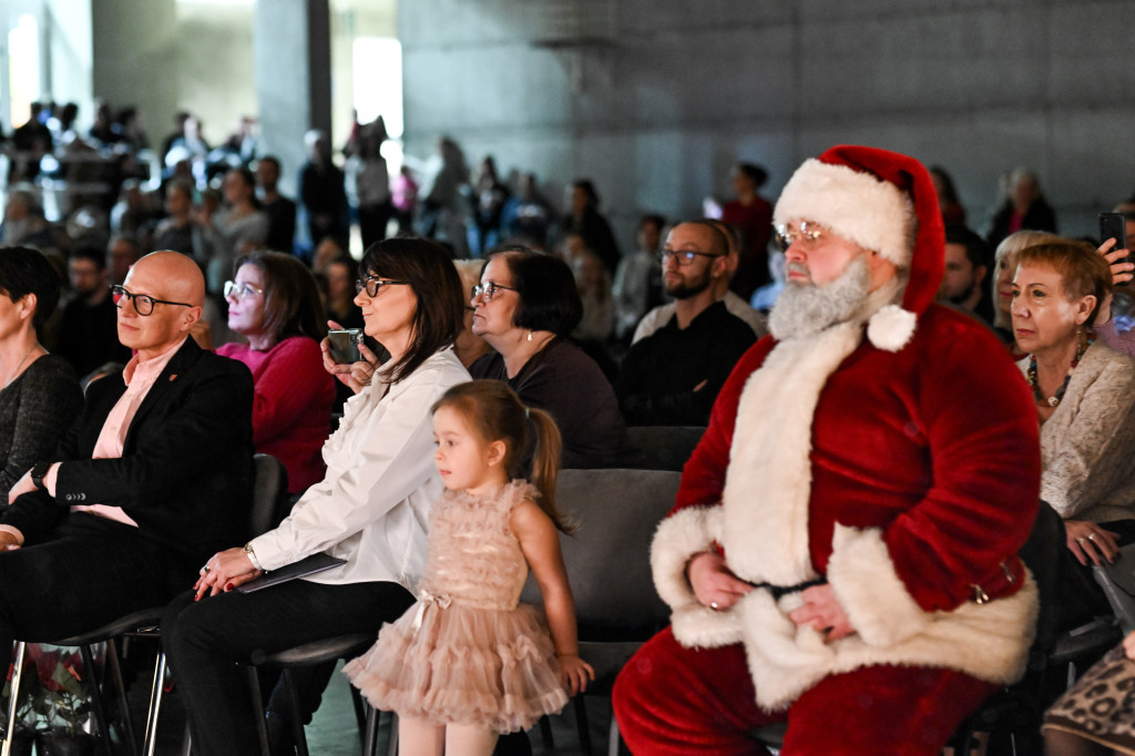 Kiermasz dla Lenki i jasełka w Czwórce