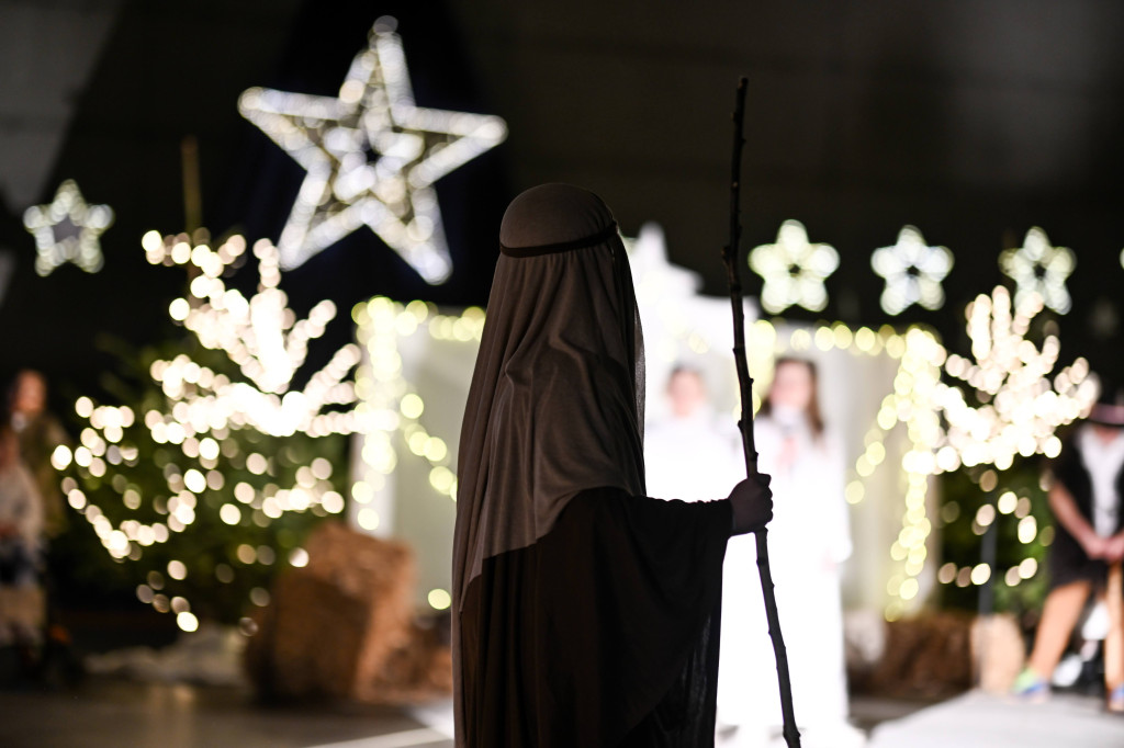 Kiermasz dla Lenki i jasełka w Czwórce