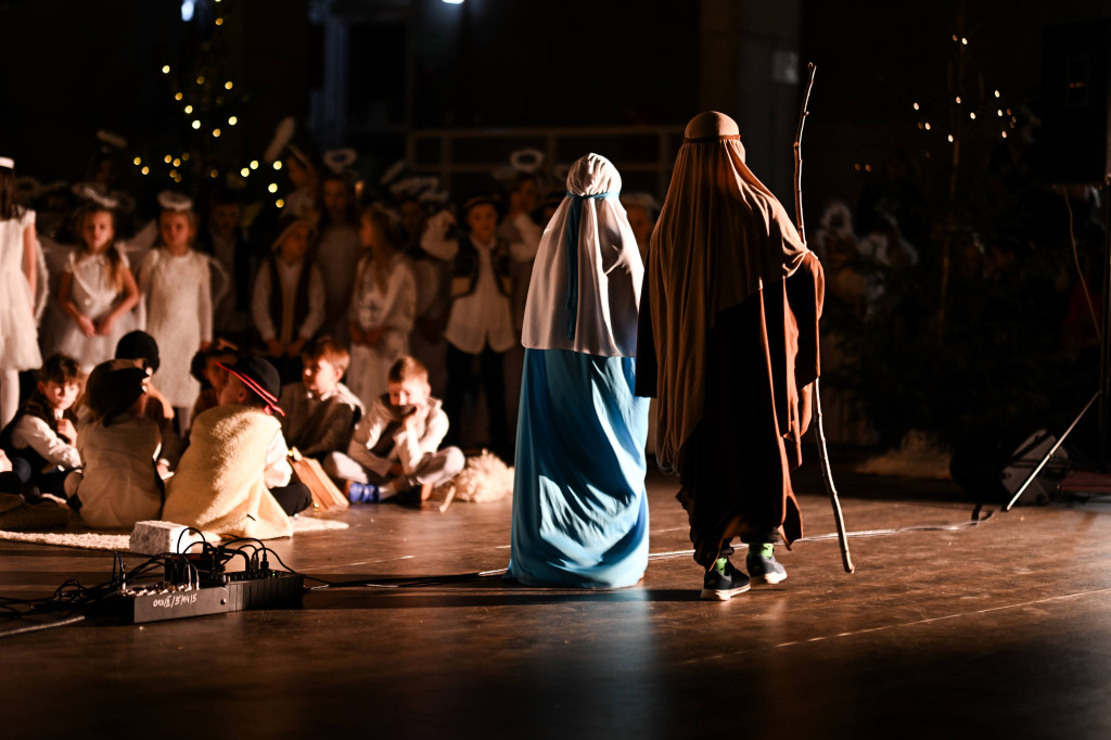 Kiermasz dla Lenki i jasełka w Czwórce